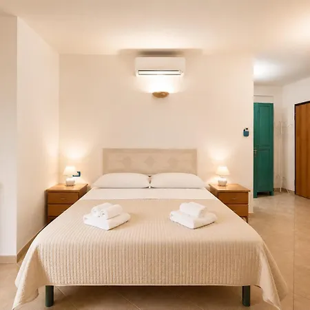 Gardenia Caprera E Spiagge Wifi E Parcheggio لا ماداّلينا