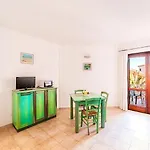 Casa Gardenia Vicino Alle Spiagge Di Caprera Con Balcone E Parcheggio Appartement *