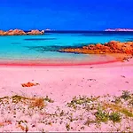 Casa Gardenia Vicino Alle Spiagge Di Caprera Con Balcone E Parcheggio
