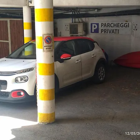 Casa Gardenia Vicino Alle Spiagge Di Caprera Con Balcone E Parcheggio